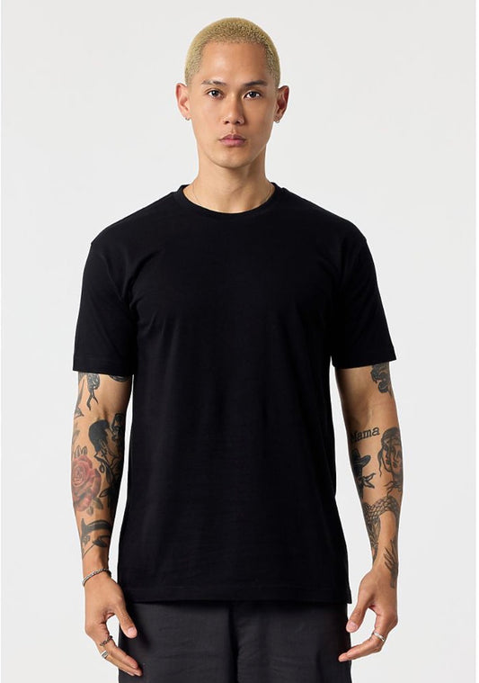 CLASSIC LIGHT TEE  (5.3oz) TRUE TO SIZE